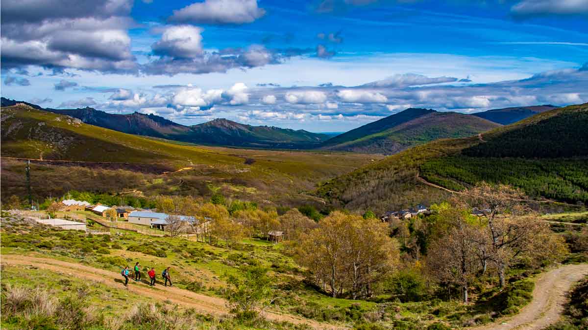 Bajando hacia Pozos. | VICENTE GARCÍA