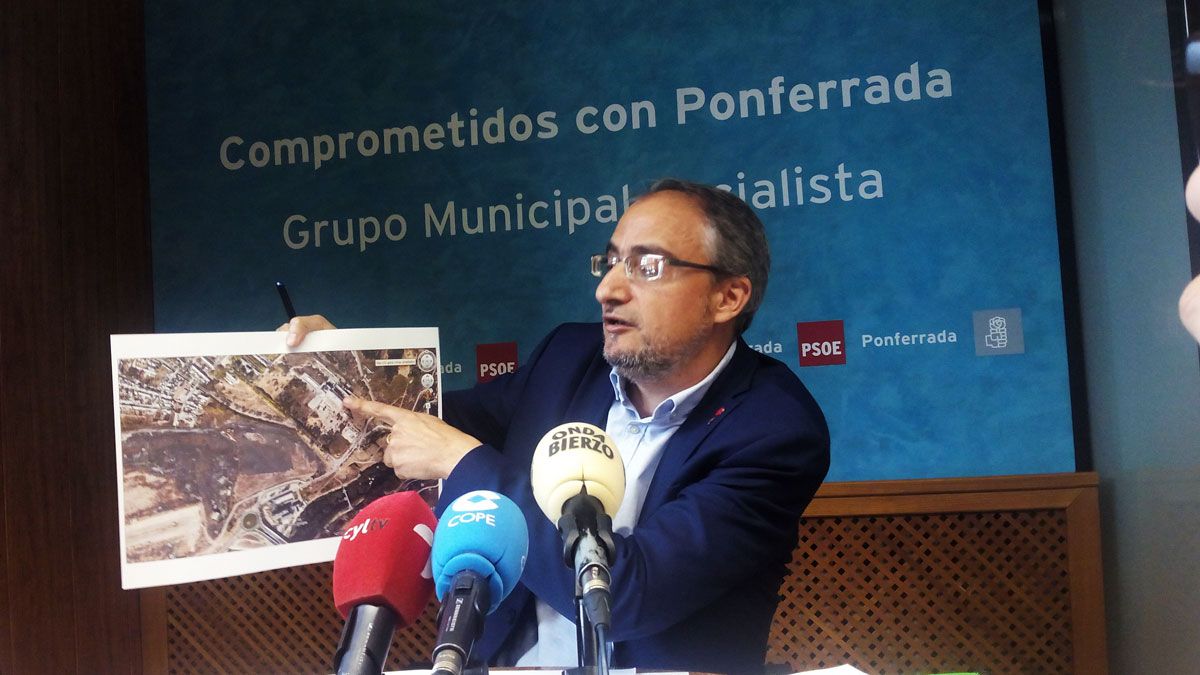 El portavoz del PSOE en Ponferrada, Olegario Ramón. | A. CARDENAL
