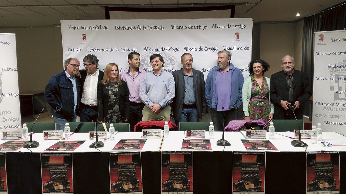 Foto de familia de los integrantes de las jornadas, incluyendo municipales y organización. | PATRICIA FERRERO