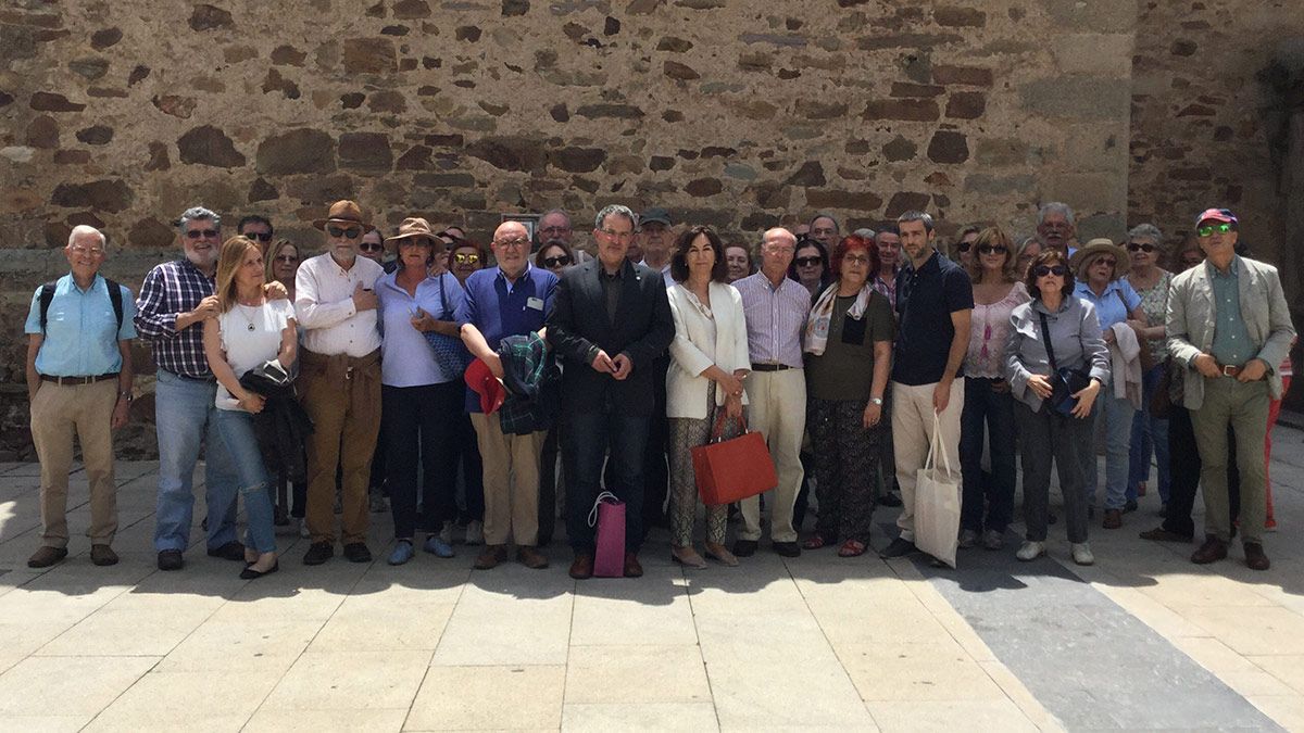 Foto de familia de los visitantes de Urbs Regia a la ciudad astorgana. Foto de familia de los visitantes de Urbs Regia a la ciudad astorgana.