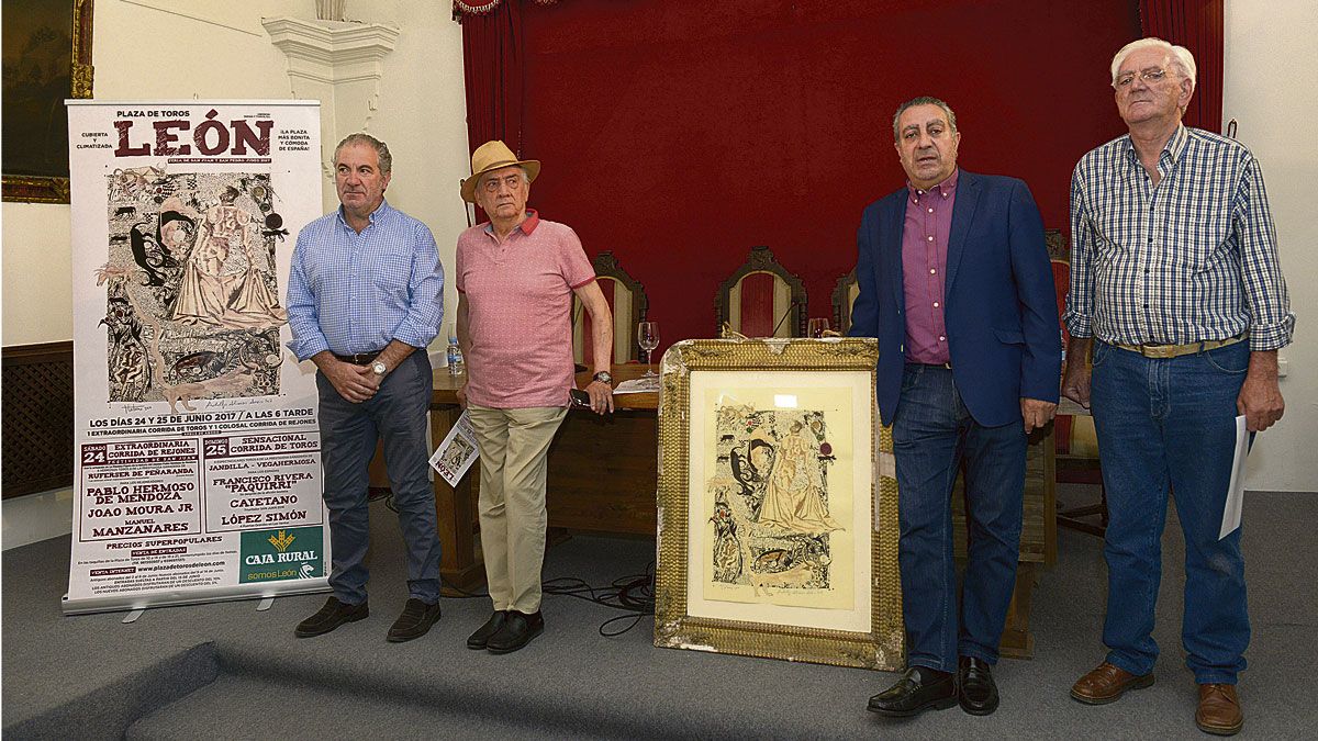 La sala Pendón de Baeza acogió este viernes la presentación del original cartel taurino de las fiestas. | MAURICIO PEÑA