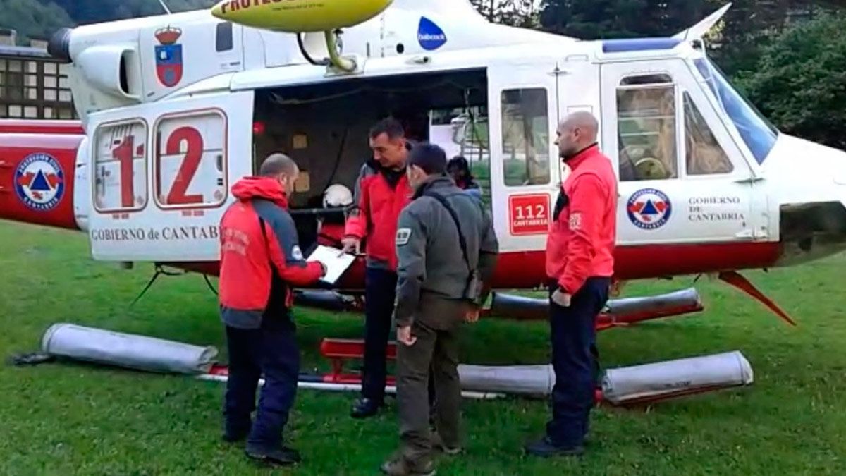 Imagen del operativo puesto en marcha para la búsqueda de los senderistas. | @112cantabria Imagen del operativo puesto en marcha para la búsqueda de los senderistas. | @112cantabria