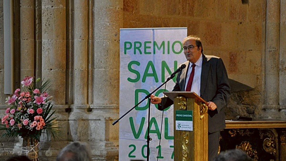 sandovalpremio5617.jpg