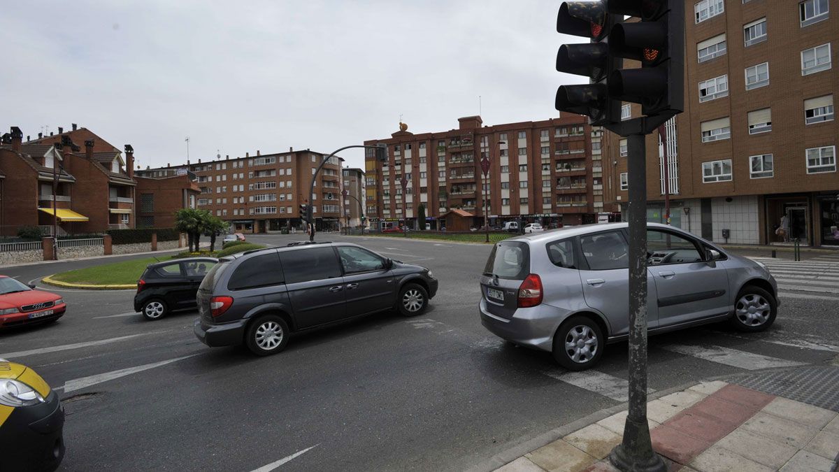 La zona del supermercado Lidl en Trobajo cambiará totalmente al construirse una gran rotonda. | DANIEL MARTÍN