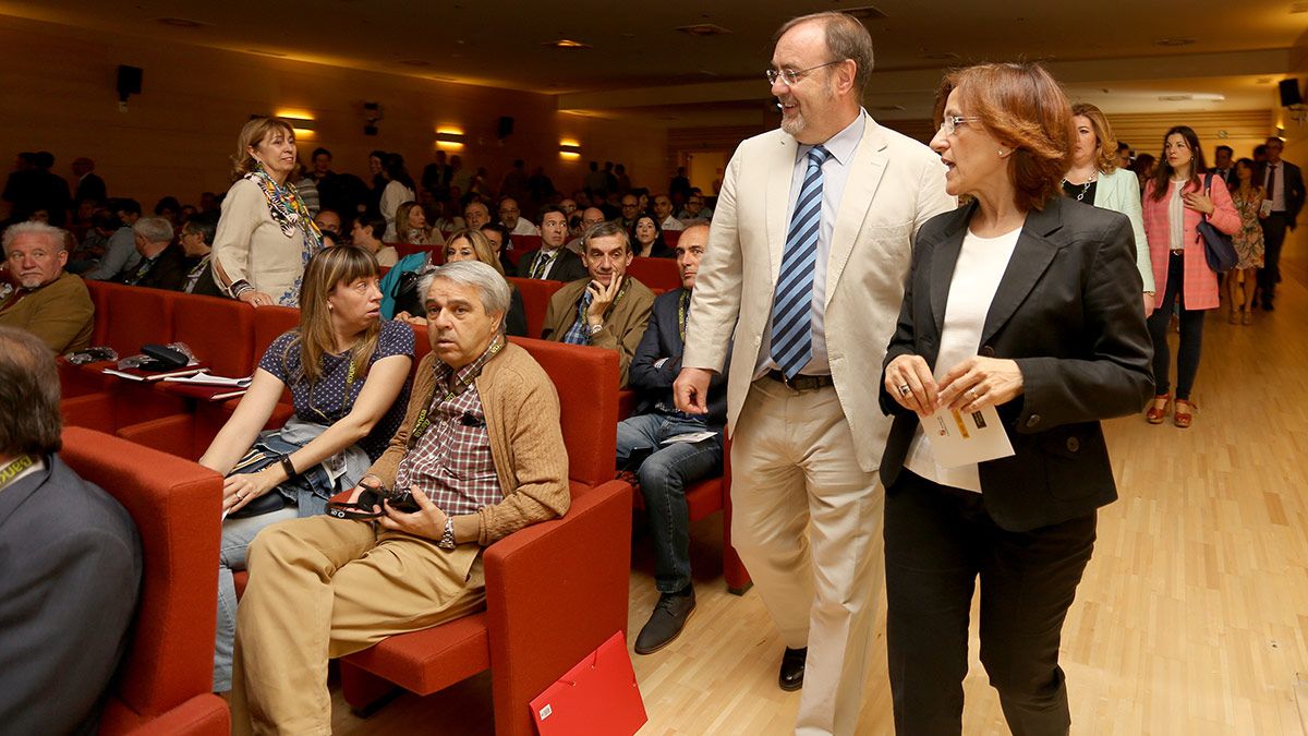 Presentación del informe 'La formación profesional en Castilla y León dentro del marco de la especialización productiva inteligente'. Participa el consejero de Educación, Fernando Rey. | ICAL
