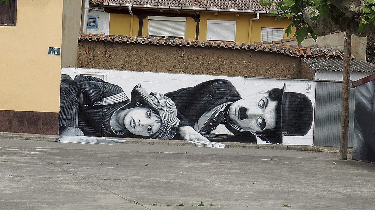 Una imagen del mural de la Plaza Elena Santiago terminado. | P.F.