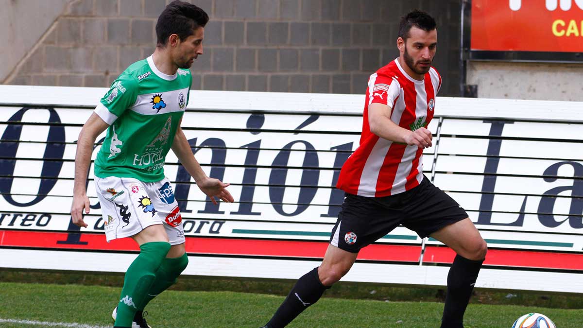 El Astorga logró un punto en su último partido en Zamora. | JAVIER DE LA FUENTE (LA OPINIÓN DE ZAMORA)