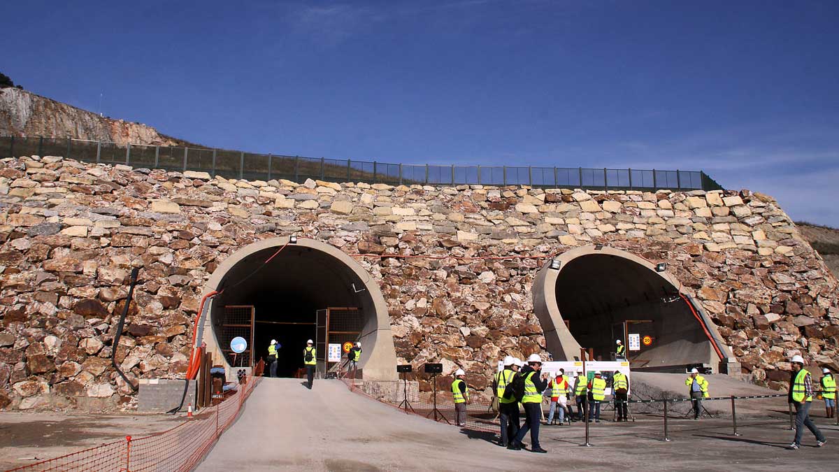 Obras de ejecución del tramo La Robla-Pola de Lena de la Variante de Pajares. | ICAL