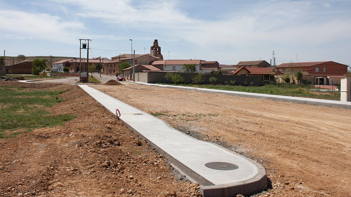 La nueva zona que da acceso a las parcelas, situadas en la zona del pueblo que va hacia las bodegas. | T.G.