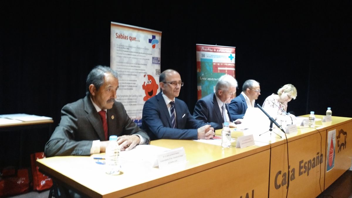 Momentos de la asamblea de donantes, en la que participó Zorita. | M.I.