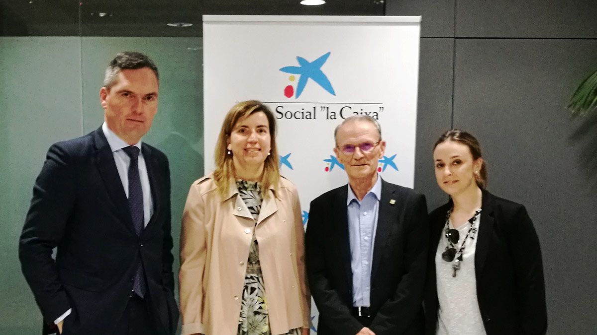 Carlos Arruti, Rosario Ibáñez, el padre José Vicente y Patricia Rodríguez. L.N.C.