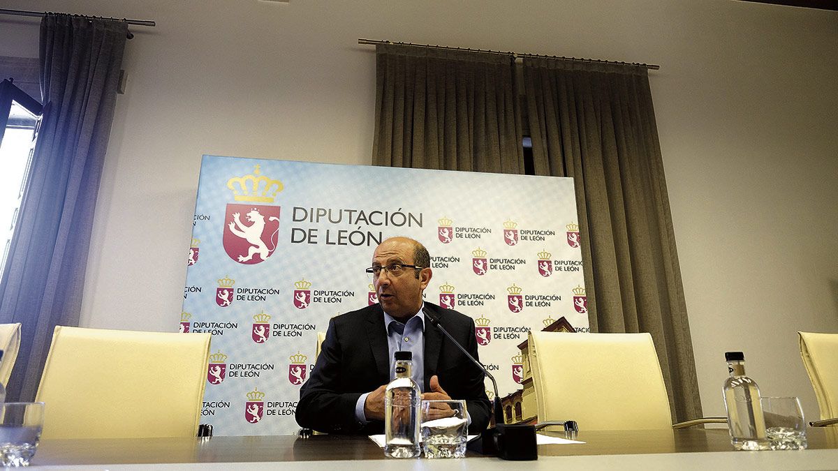 Castañón presentó las nuevas acciones turísticas de Diputación. | DANIEL MARTÍN