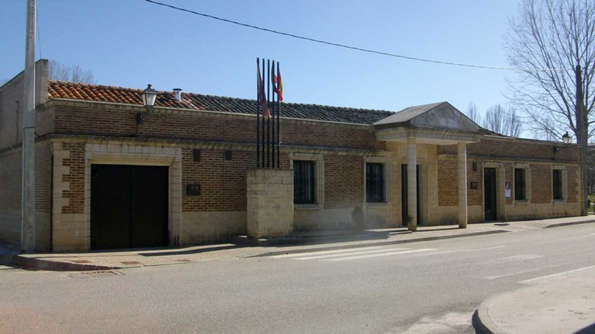 La sede consistorial del Ayuntamiento de Las Omañas. | L.N.C.