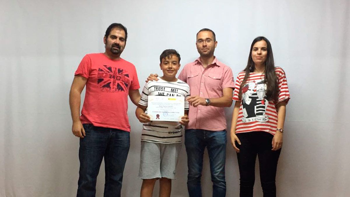El alumno premiado por una redacción sobre Monfragüe. | L.N.C. El alumno premiado por una redacción sobre Monfragüe. | L.N.C.