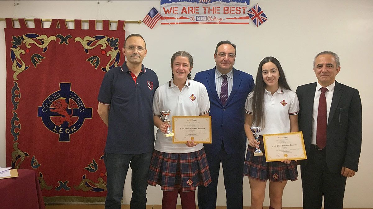 Ana y Marta, premiadas por su alto nivel de inglés. Ana y Marta, premiadas por su alto nivel de inglés.