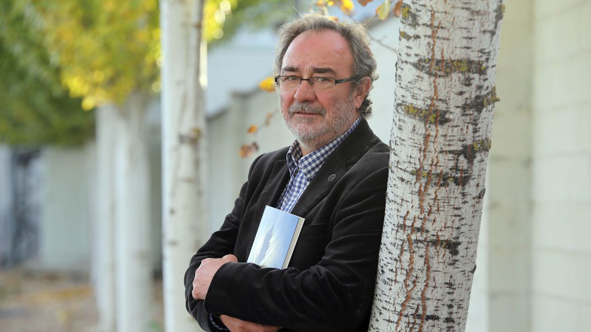 El periodista zamorano Luis Miguel de Dios presenta este miércoles en León ‘El llanto del trigo’.
