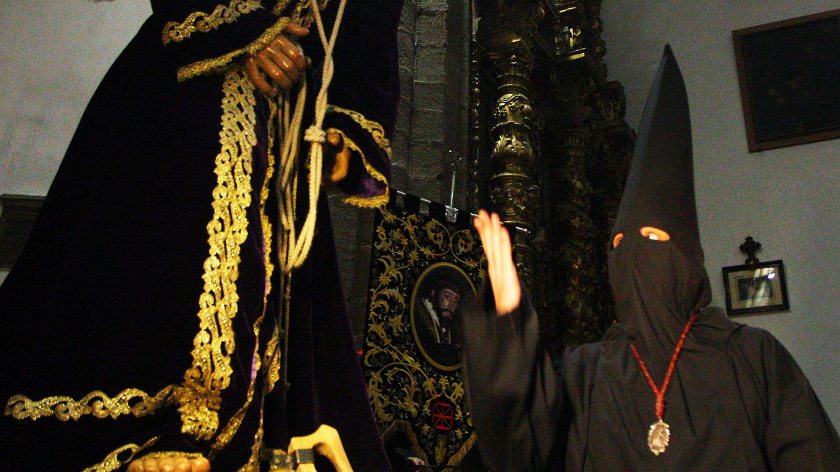 El general jefe de la Guardia Civil abre con su pregón la Semana Santa ponferradina El general jefe de la Guardia Civil abre con su pregón la Semana Santa ponferradina