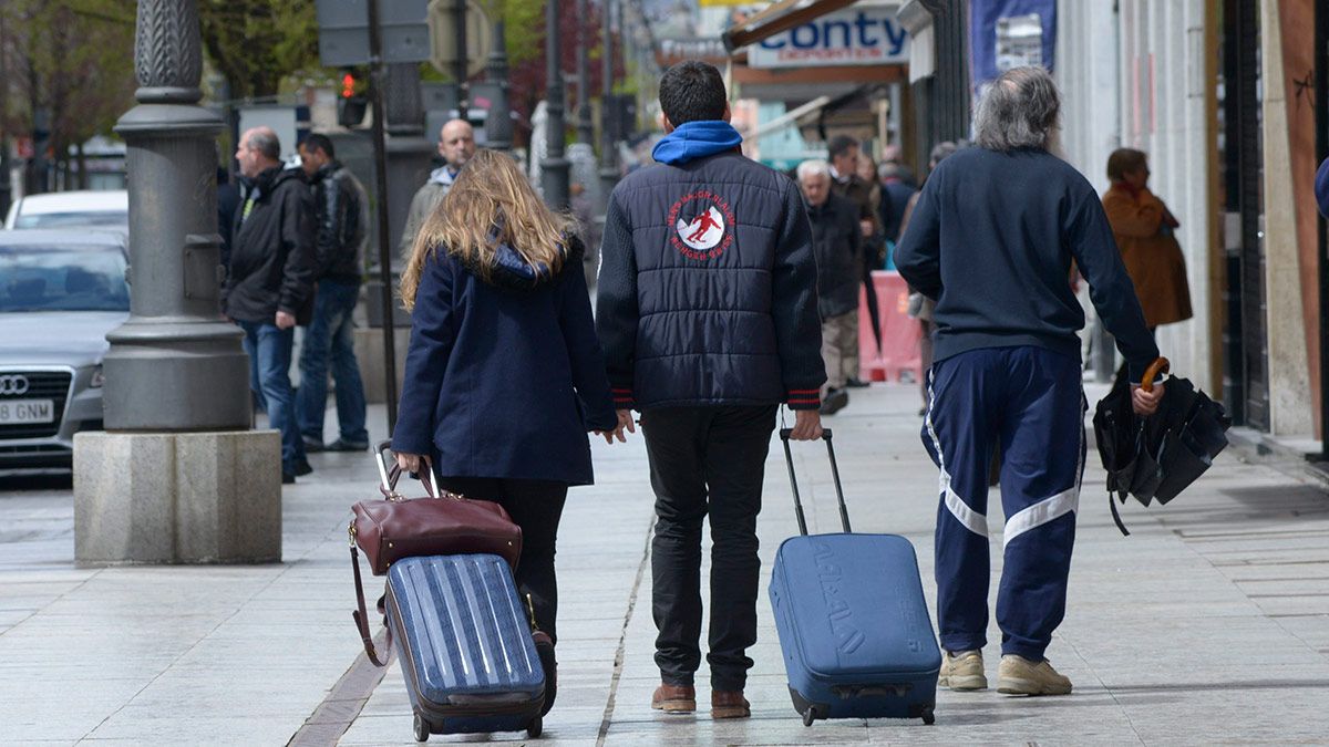 La emigración no siempre es la solución a la falta de oportunidades en el territorio leonés. | MAURICIO PEÑA