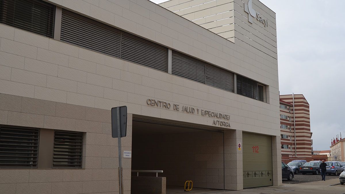 Imagen del exterior del Centro de Salud de Astorga. | P.F.