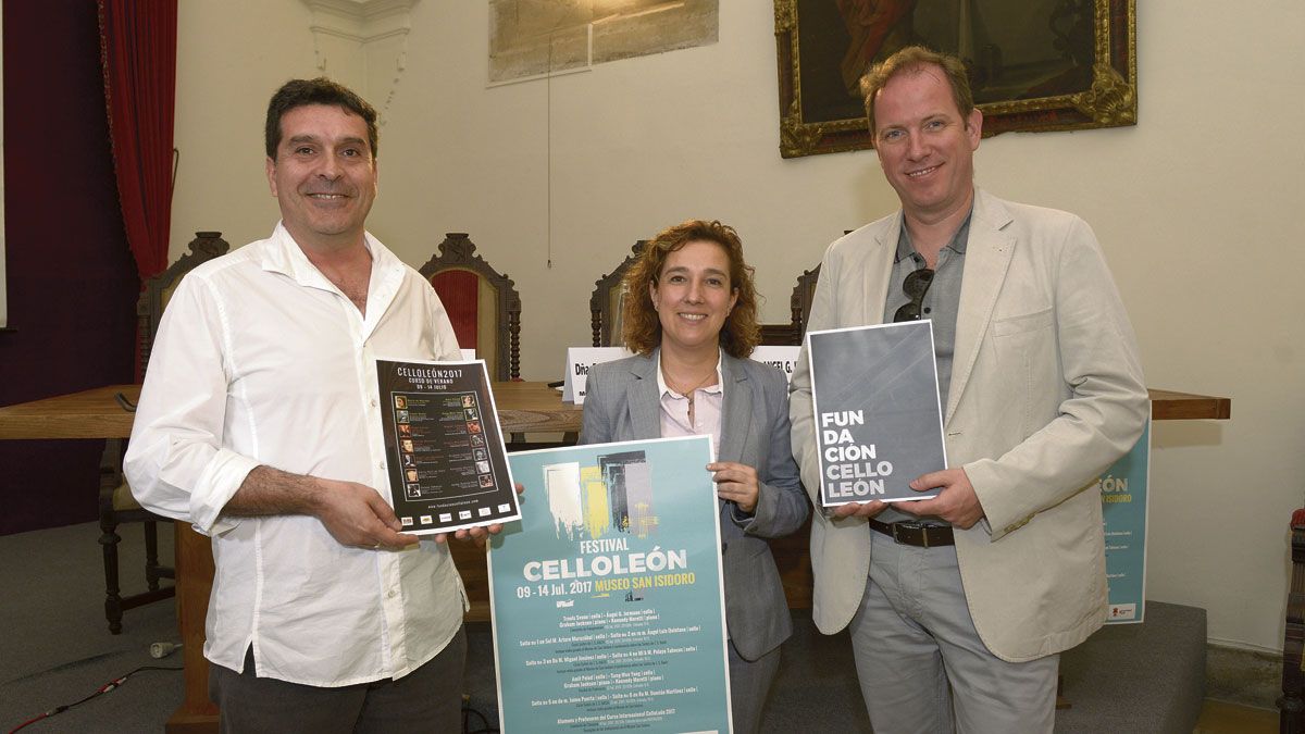 Miguel Jiménez Peláez, Raquel Jaén y Ángel García Jermann durante la presentación de la Fundación Cello León en la sala Pendón de Baeza. | MAURICIO PEÑA