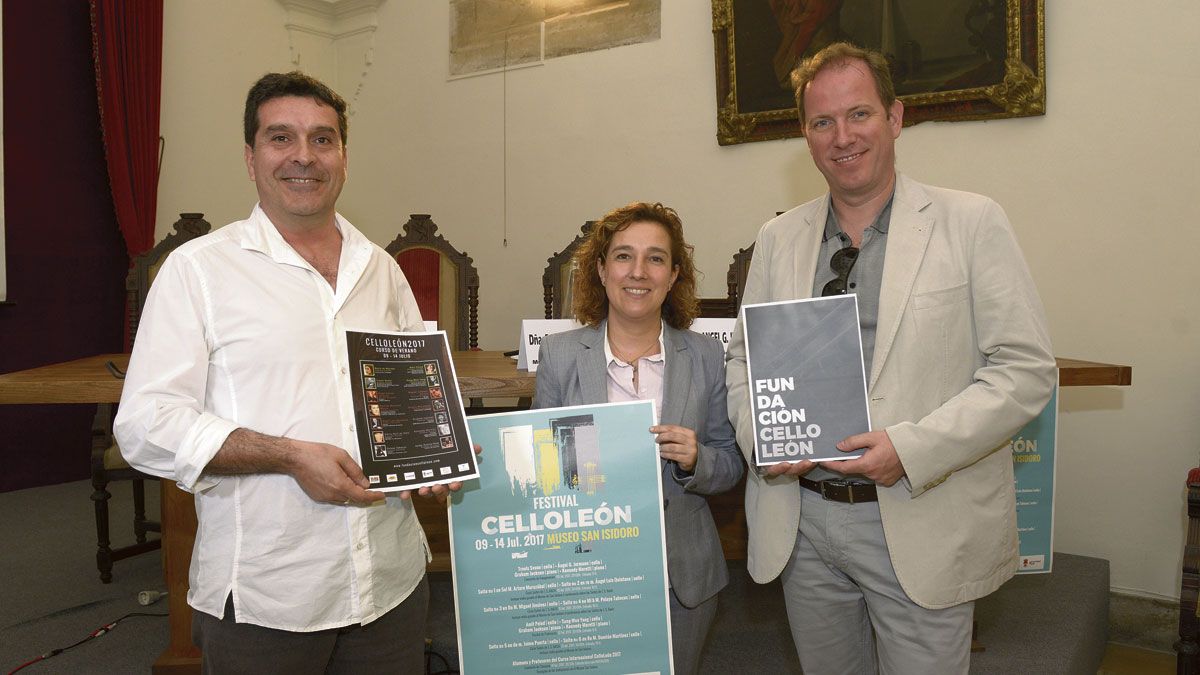 Miguel Jiménez Peláez, Raquel Jaén y Ángel García Jermann durante la presentación de la Fundación Cello León en la sala Pendón de Baeza. | MAURICIO PEÑA Miguel Jiménez Peláez, Raquel Jaén y Ángel García Jermann durante la presentación de la Fundación Cello León en la sala Pendón de Baeza. | MAURICIO PEÑA