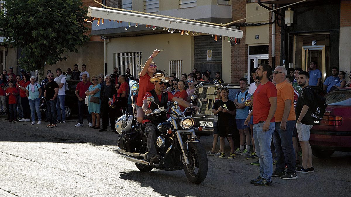 Un momento de los juegos realizados en la avenida del Páramo. | P.F.
