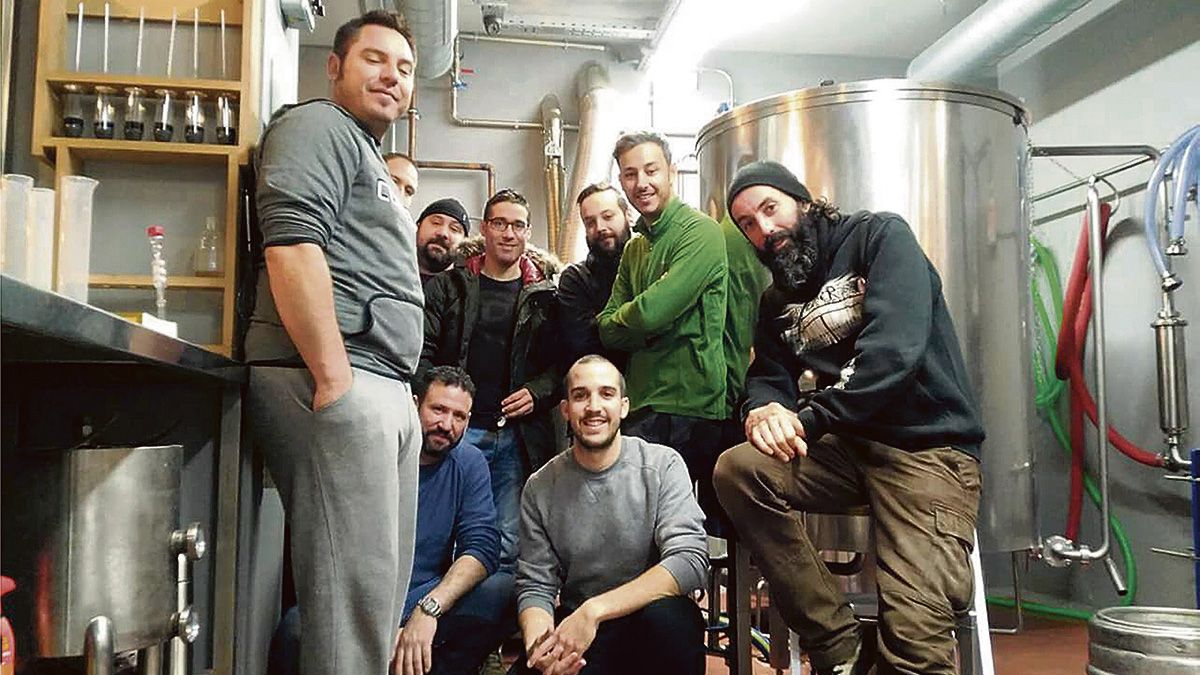 Miembros de la ACCL durante un taller práctico. | ACCL