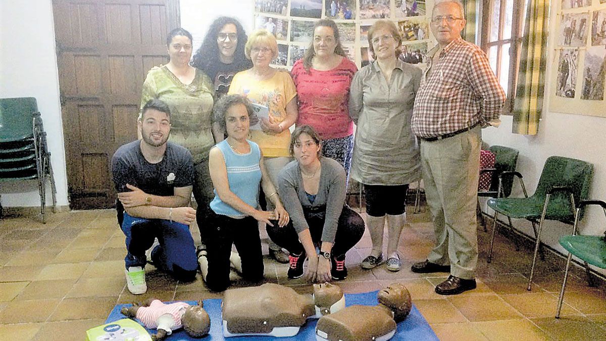 Grupo de voluntarios formados en la localidad de Caín. | L.N.C.