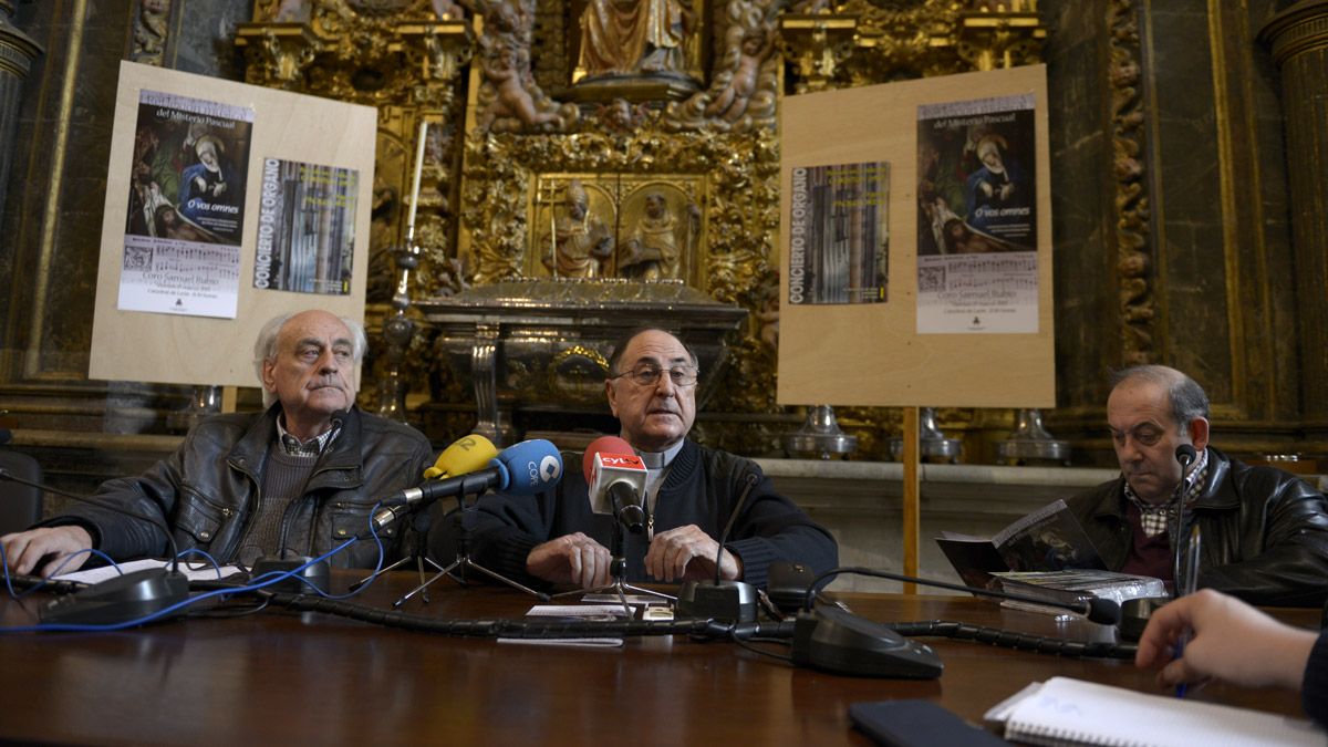 Samuel Rubio y Antonio Trobajo, durante la rueda de prensa de este martes en la Catedral. | MAURICIO PEÑA