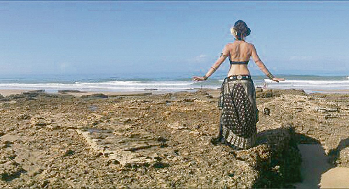 Cristina García es pionera de la danza oriental tribal en León. | RUBÉN PECIÑA