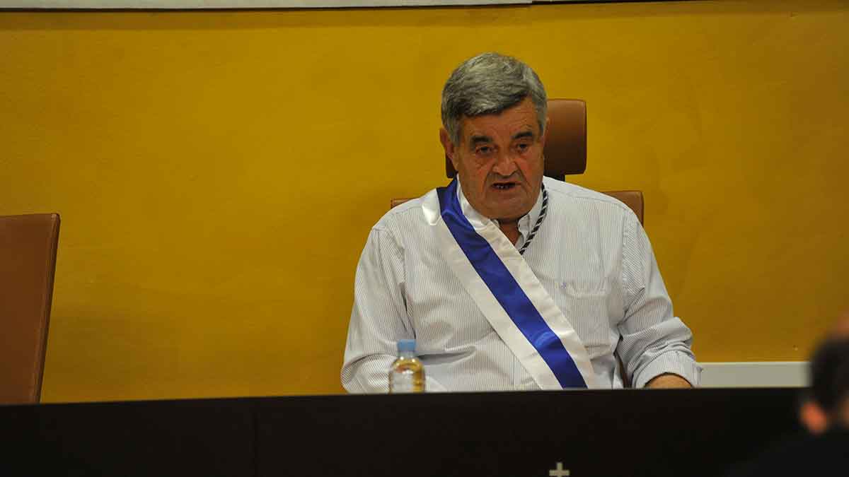 El alcalde de Sariegos, en su vuelta al poder en el Ayuntamiento de Sariegos. | DANIEL MARTÍN