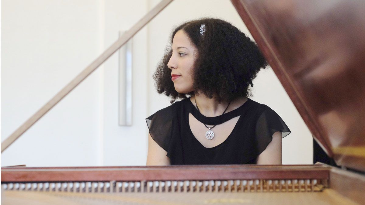 Sara Jhonsohn es una apasionada sin límites de la música. Sara Jhonsohn es una apasionada sin límites de la música.
