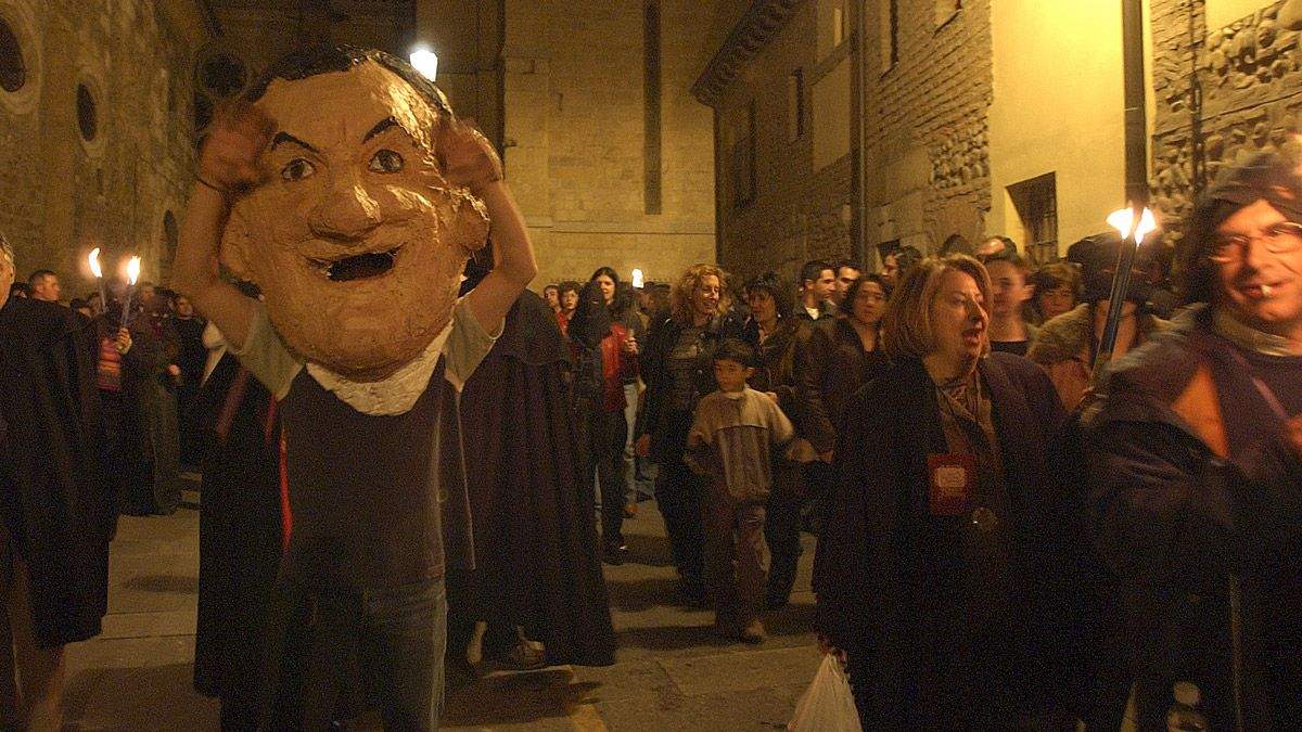 Genarín levanta pasiones, antes incluso de la procesión. :: MAURICIO PEÑA