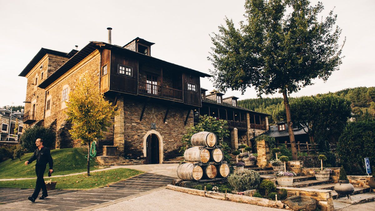 El Palacio de Canedo es el exponente perfecto de la política empresarial de Prada a Tope.