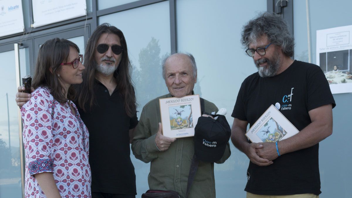 El ilustre pintor Antonio López, junto a los autores Diana Martínez y Lolo y el escultor faberense Tomás Bañuelos. | ANIA PEDRAZA