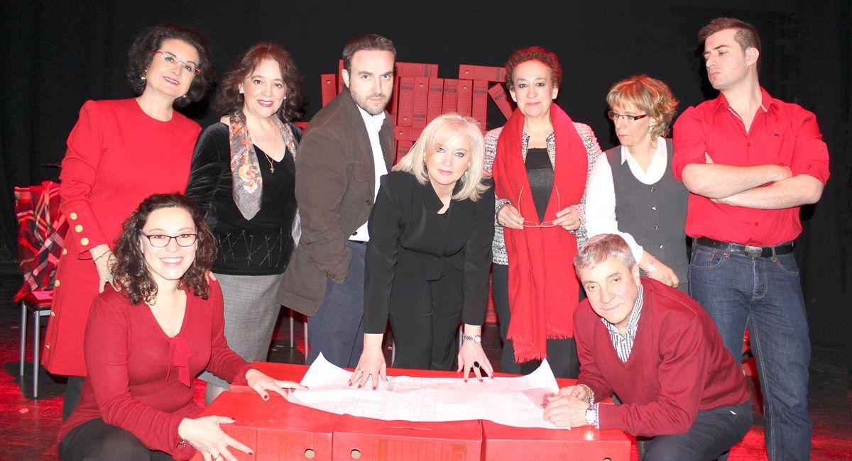 Los componentes del grupo leonés Teatro Cuatro que hoy presentan su nuevo montaje ‘Un jurado sin piedad’. Los componentes del grupo leonés Teatro Cuatro que hoy presentan su nuevo montaje ‘Un jurado sin piedad’.
