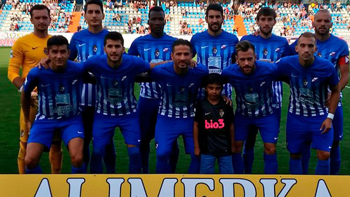 Alineación titular que presentó la Ponferradina ante el Oviedo. | SDP