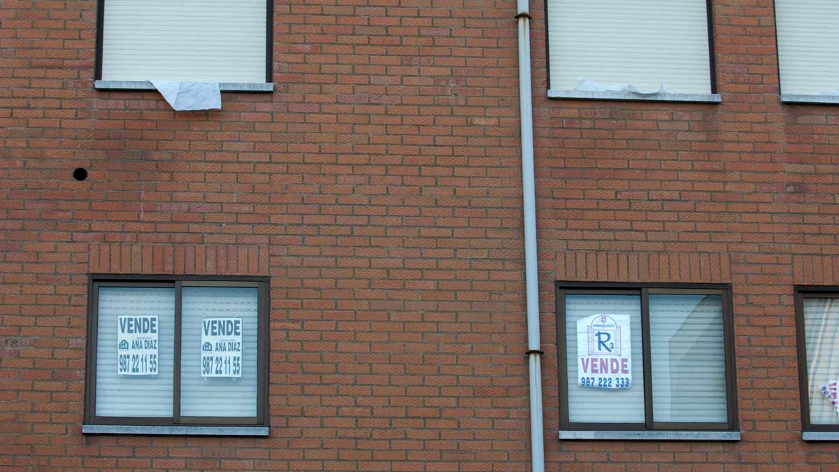 Imagen de viviendas en venta en la capital leonesa. | MAURICIO PEÑA