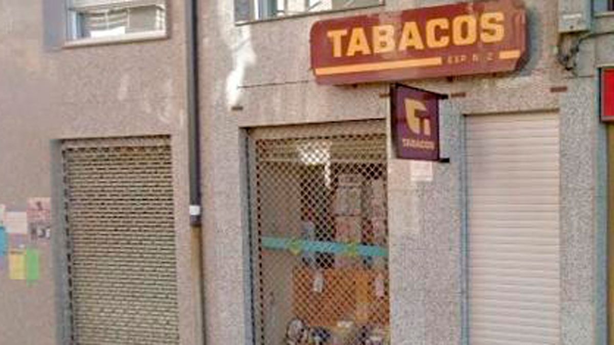 Fachada del estanco de Bembibre. Fachada del estanco de Bembibre.