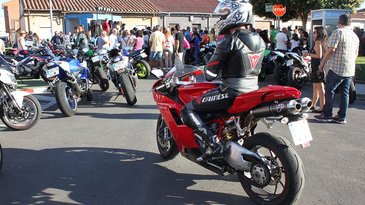 Centenares de motos harán parada obligatoria este sábado en el Páramo. | T.G.