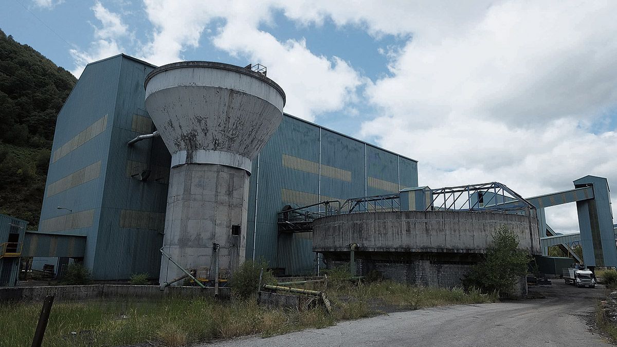 El valle de Laciana sigue apostando por la actividad turística como nuevo recurso económico, haciendo valer su pasado industrial y minero. | DANIEL MARTÍN