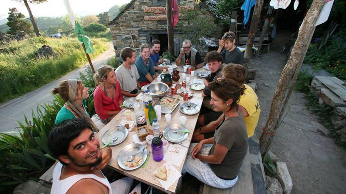 Turistas en Manjarín, en una imagen de Anxo Cabada.