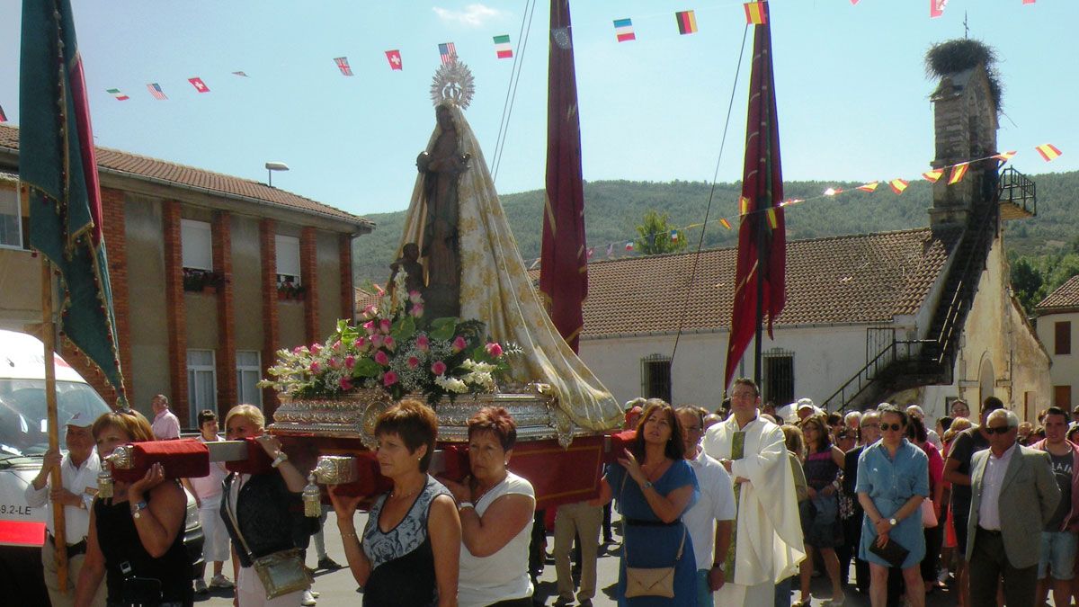 Los fieles arroparán un año más a la Virgen de Boinas en su peregrinación hacia la ermita. | ESTEFANÍA NIÑO