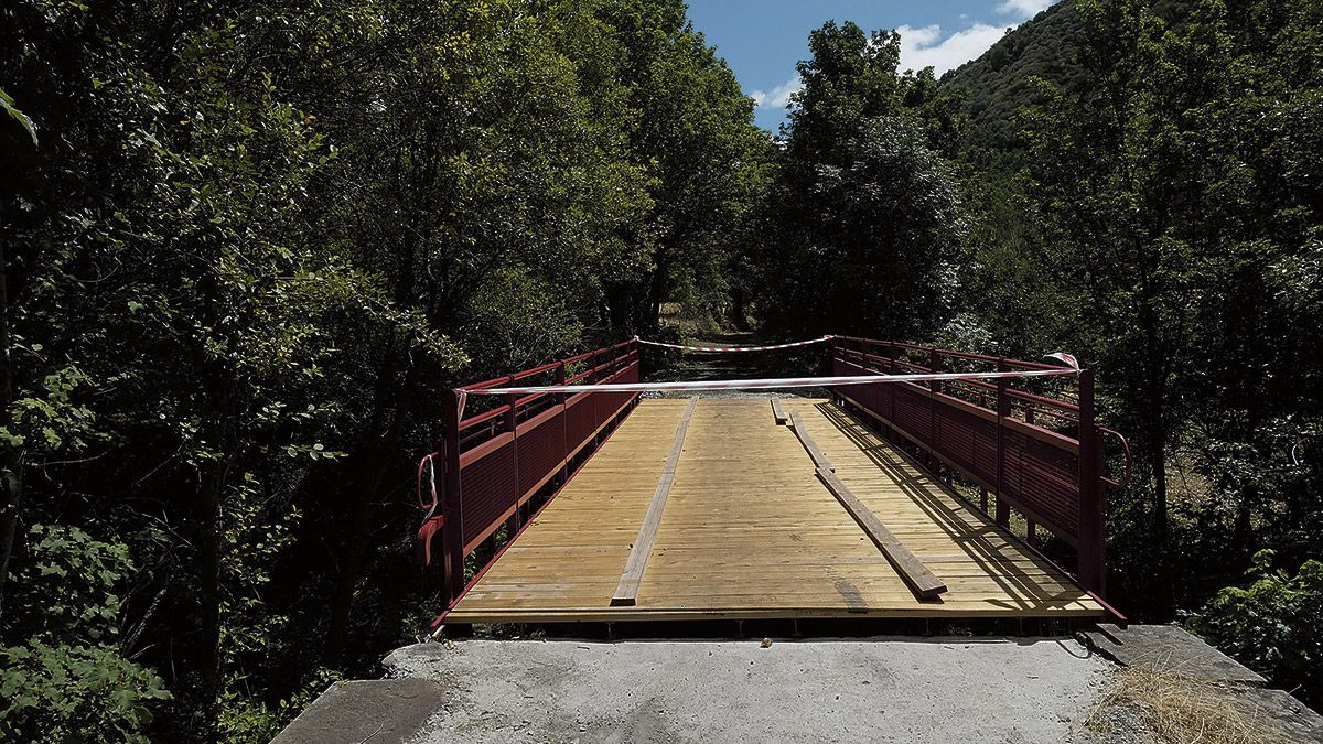 Imagen de un tramo del Camino Natural que unirá las localidades e Villablino y Villaseca de Laciana. | DANIEL MARTÍN