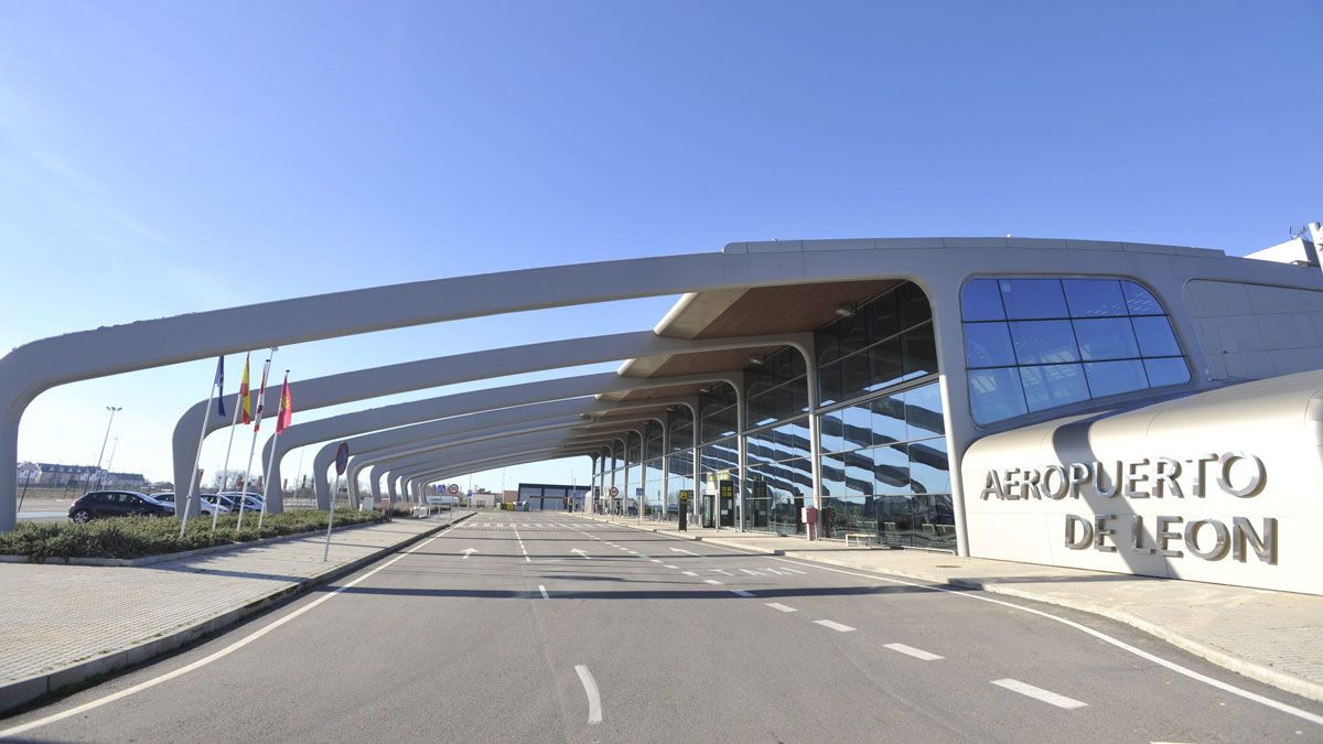 Imagen de archivo del Aeropuerto de León. | DANIEL MARTÍN
