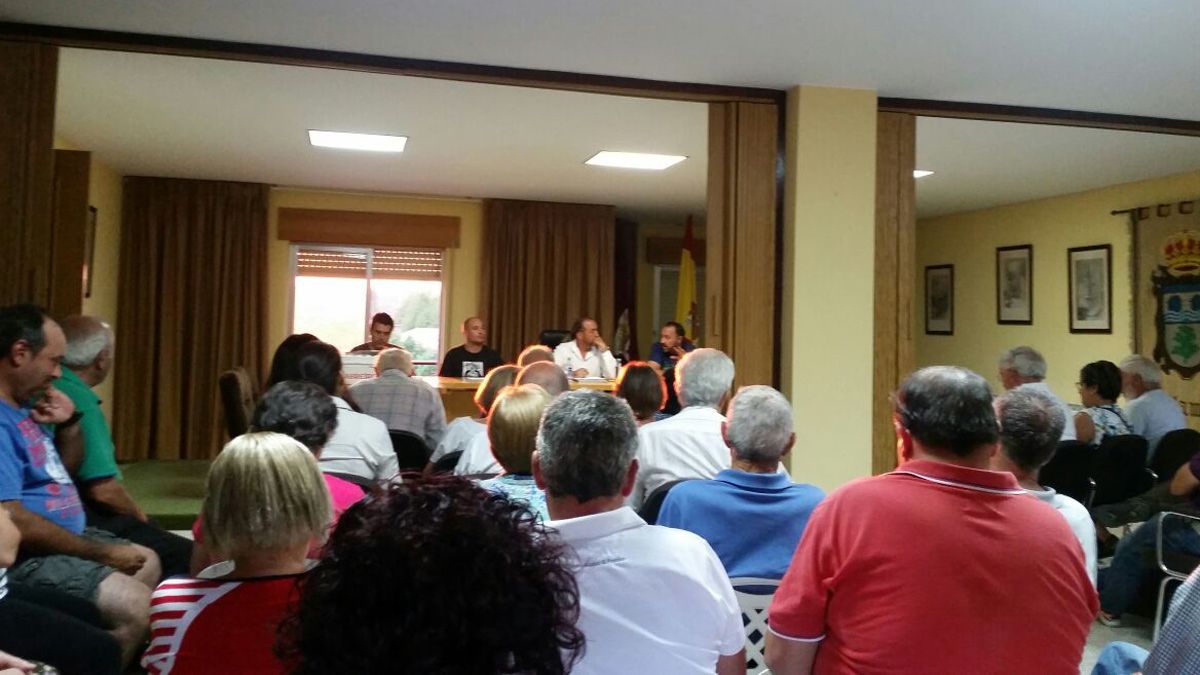 Un momento de la reunión celebrada en Villamejil.