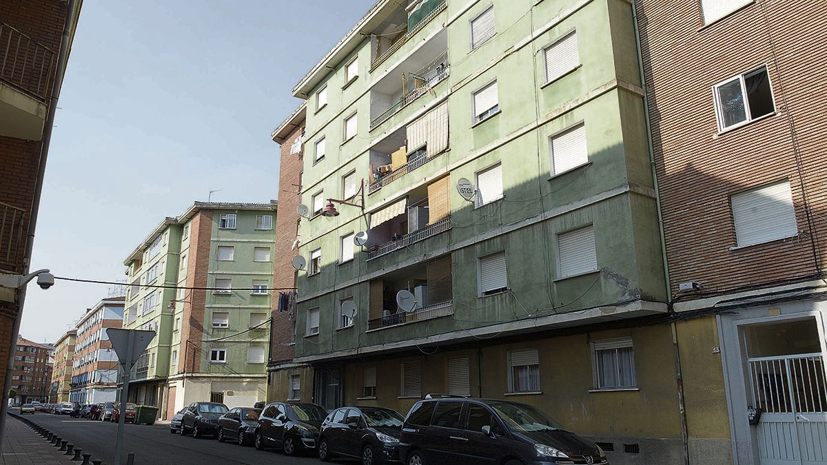 Infravivendas en la zona antigua de La Lastra. | MAURICIO PEÑA
