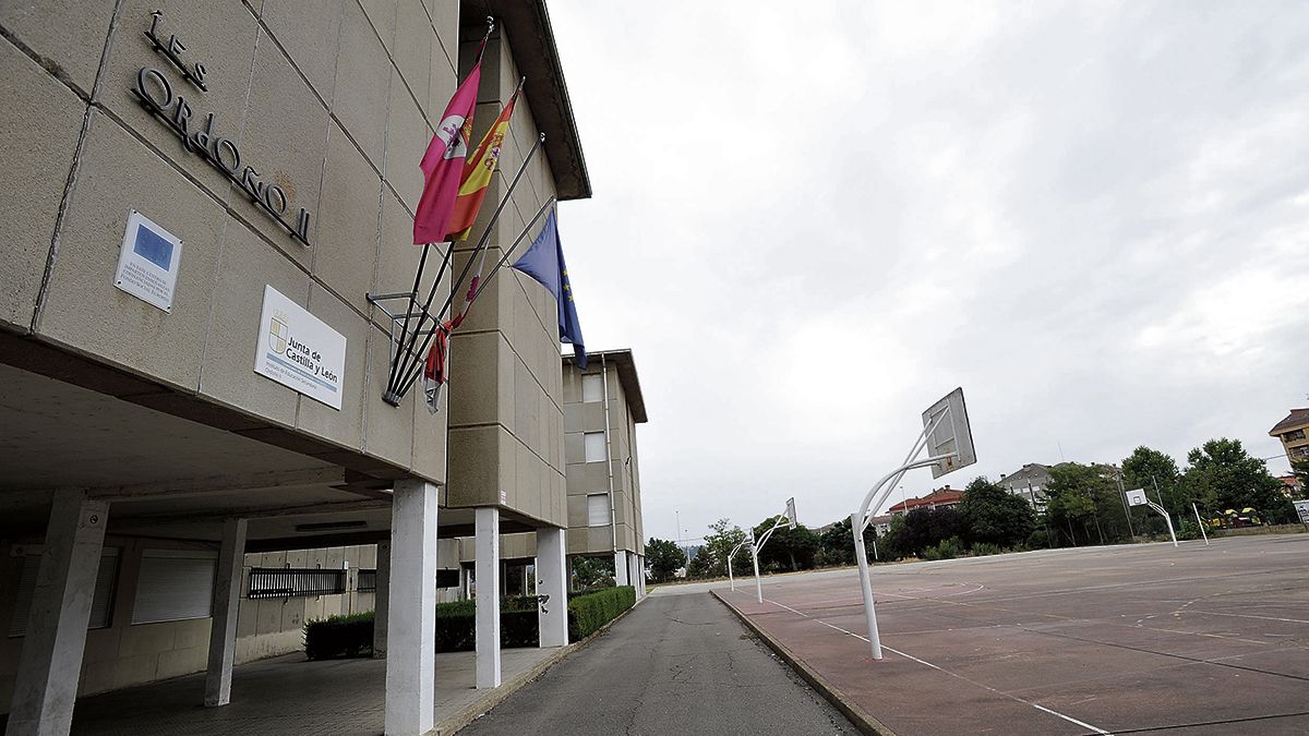 Los jóvenes de Villaquilambre deben desplazarse al instituto de La Palomera para cursar sus estudios. | DANIEL MARTÍN