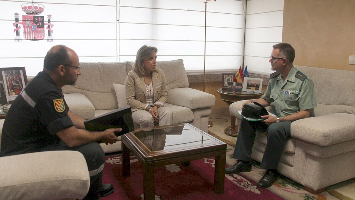 Salgueiro (en el centro) junto a Álvaro Díaz y Clemente García. | L.N.C.