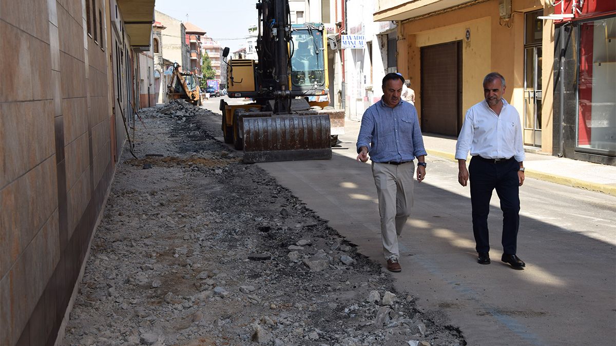 Edil de Obras y alcalde visitaron ayer el desarrollo de los trabajos. | PRIETO